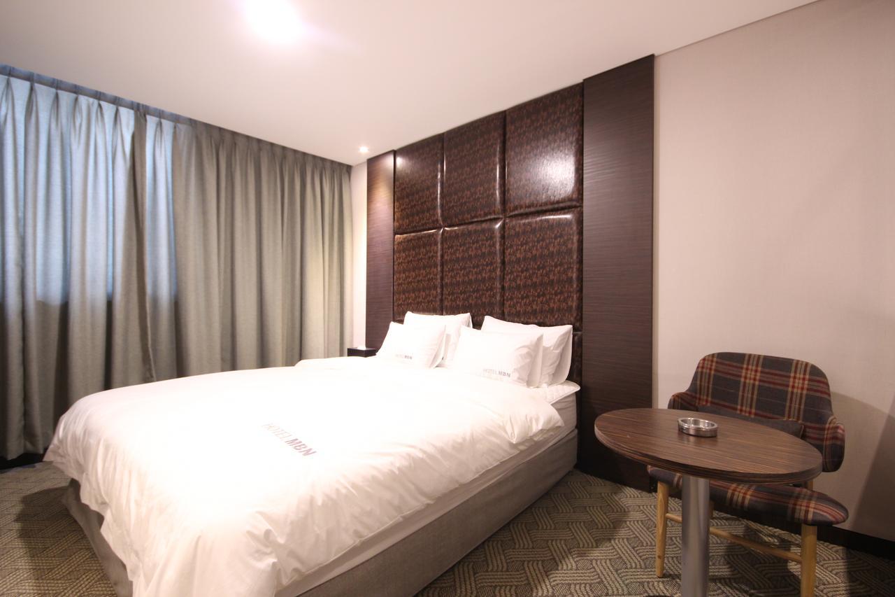 Mbn Hotel Changwon Esterno foto