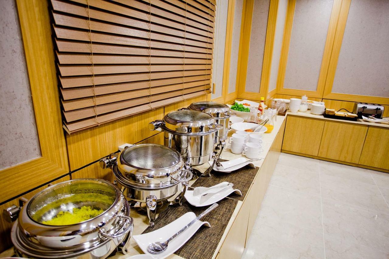Mbn Hotel Changwon Esterno foto