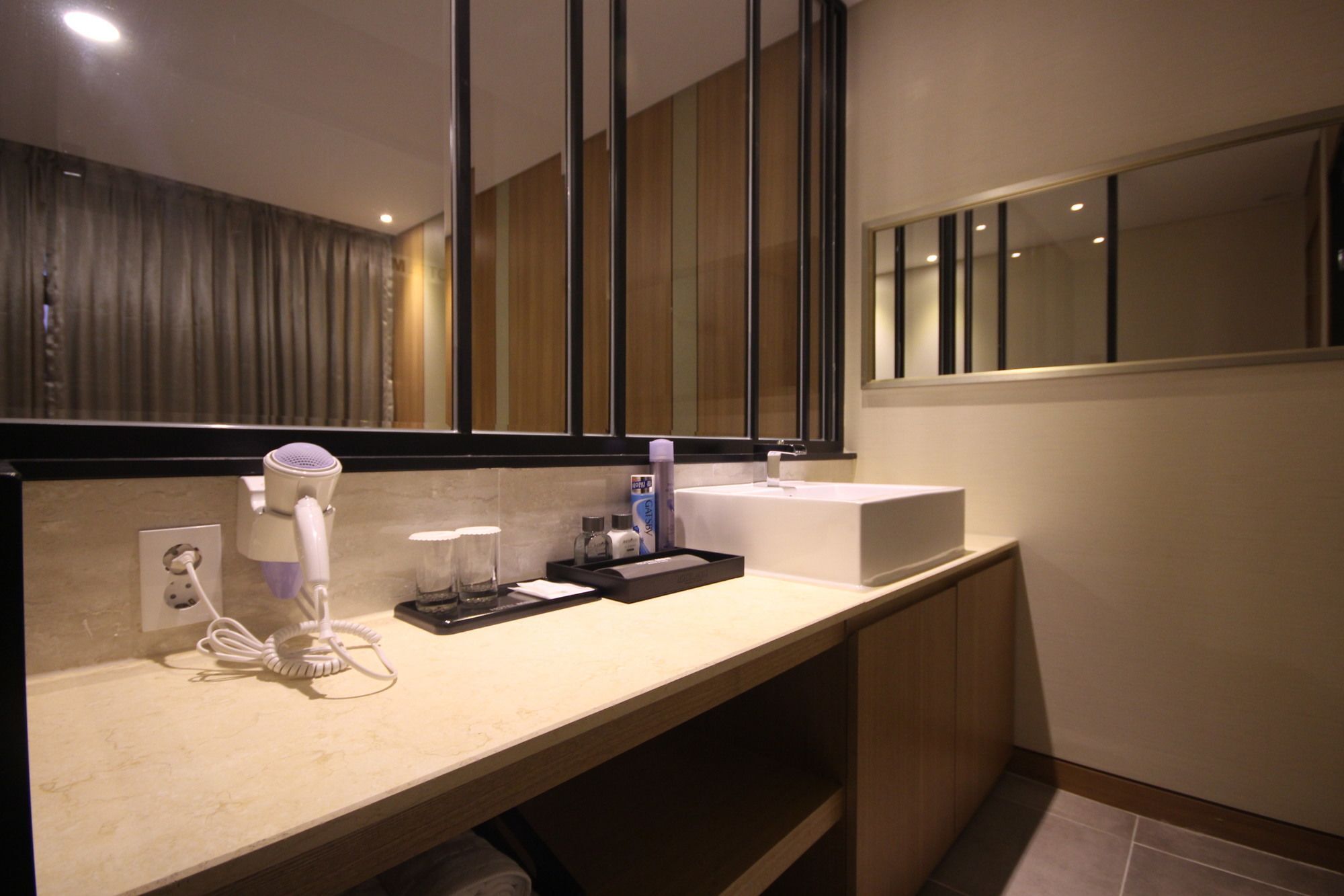 Mbn Hotel Changwon Esterno foto