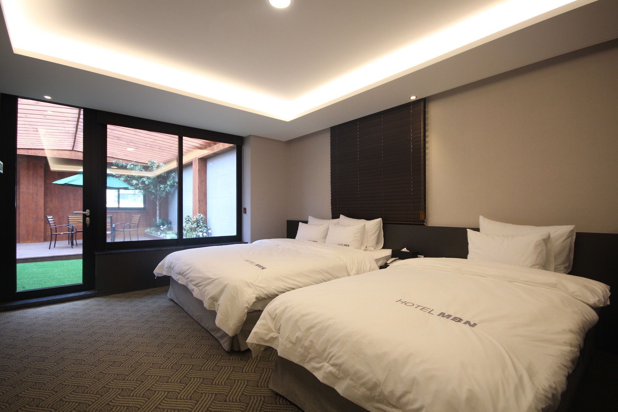 Mbn Hotel Changwon Esterno foto