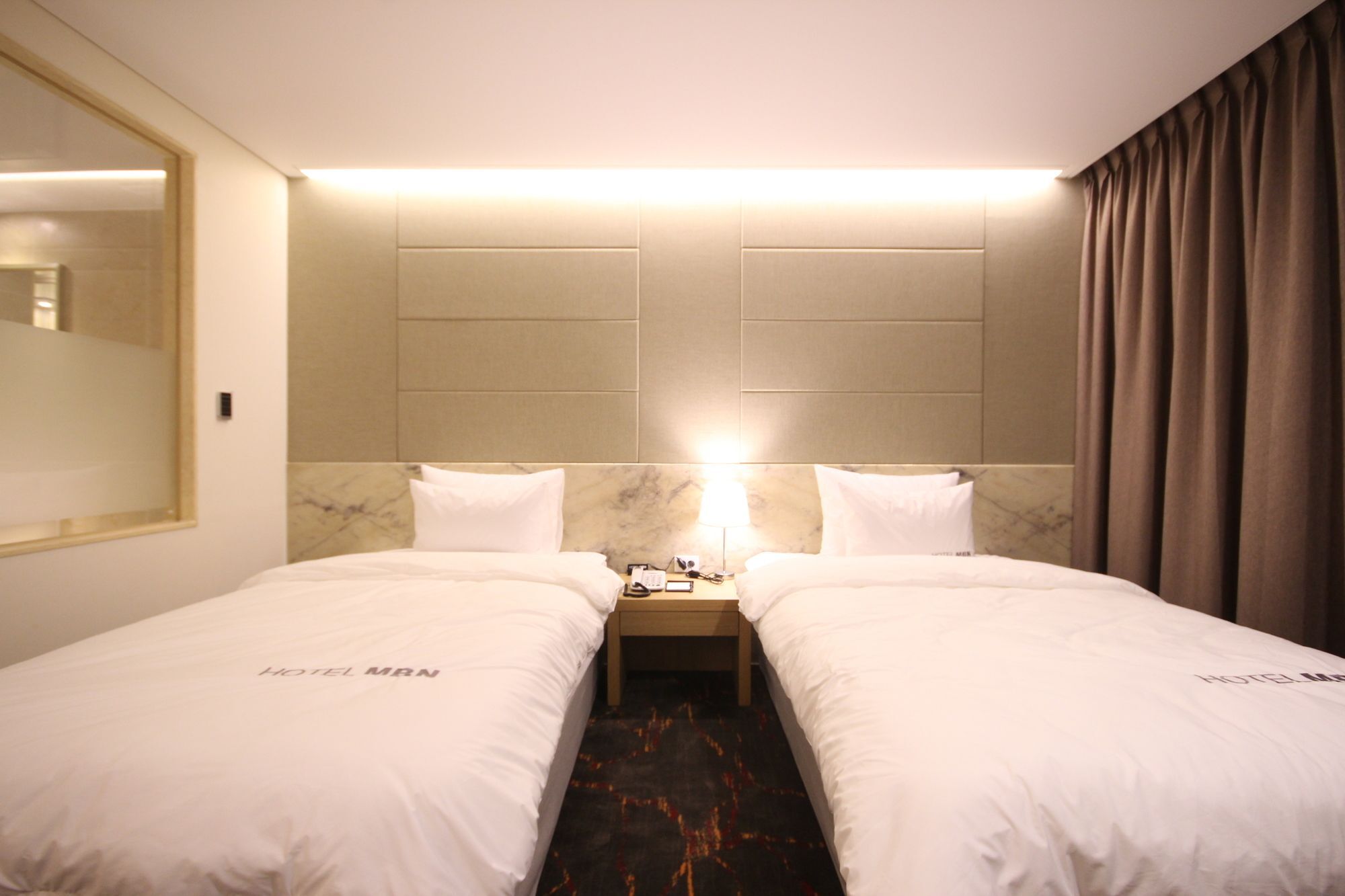 Mbn Hotel Changwon Esterno foto