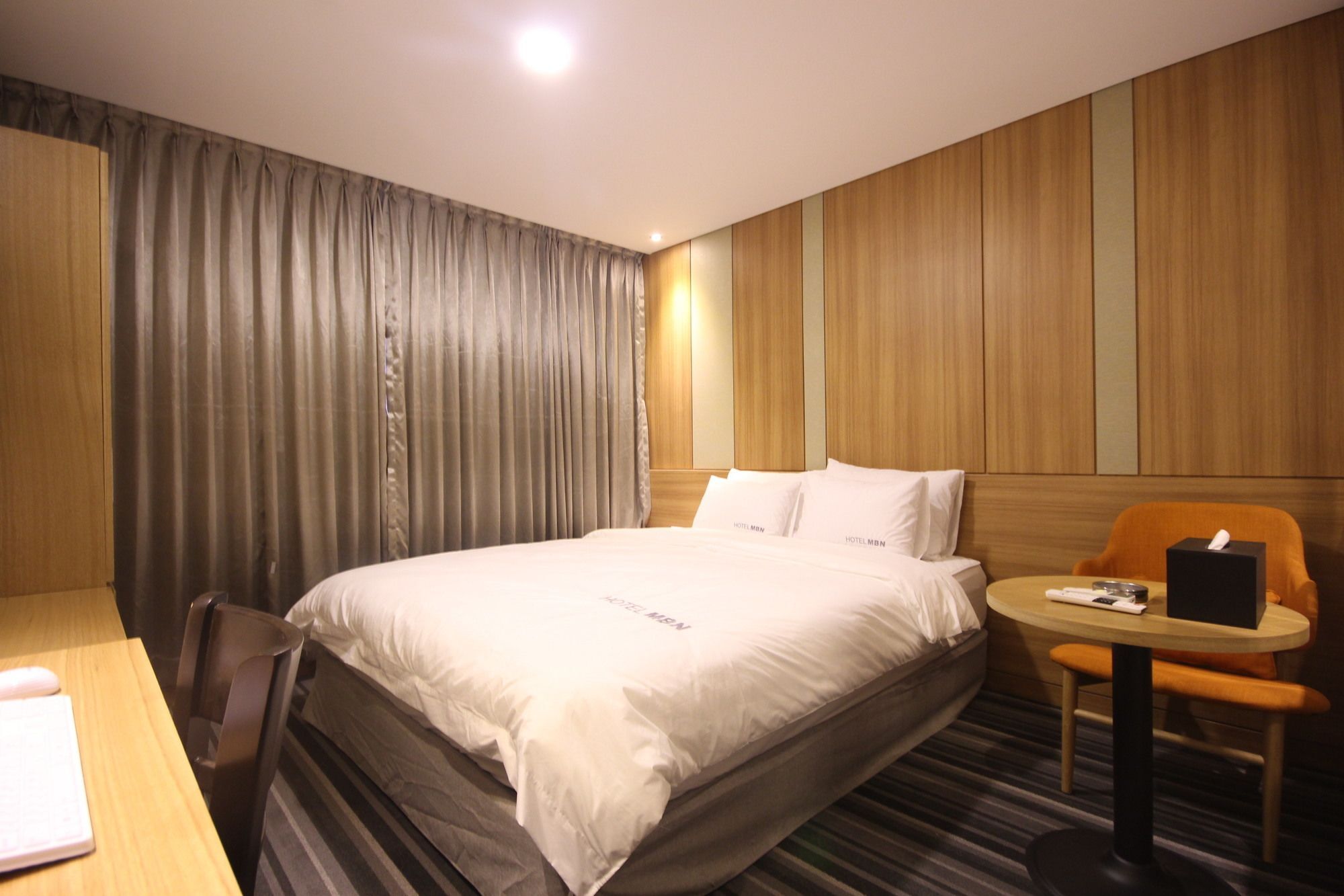 Mbn Hotel Changwon Esterno foto